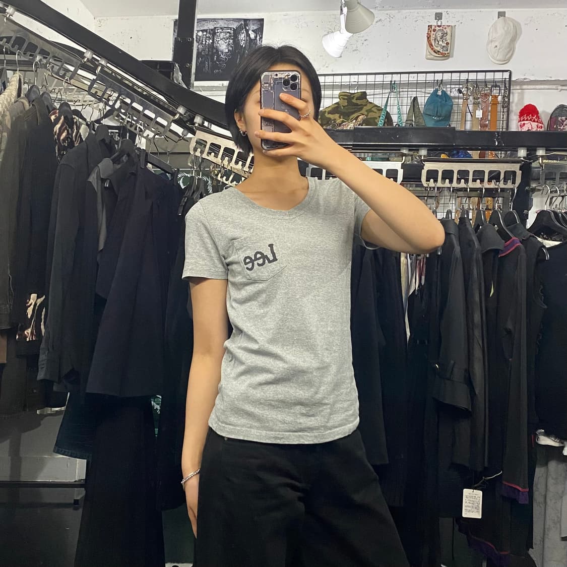 Lee 레터링 포켓 디테일 브이넥 반팔티셔츠 상품이미지5