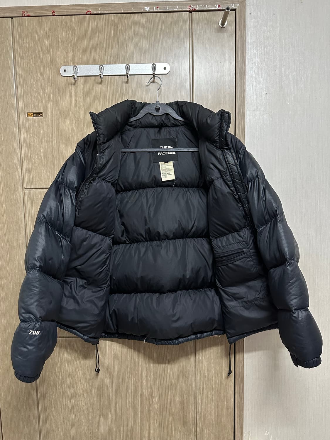 노스페이스 700 눕시 패딩 블랙 L 상품이미지4