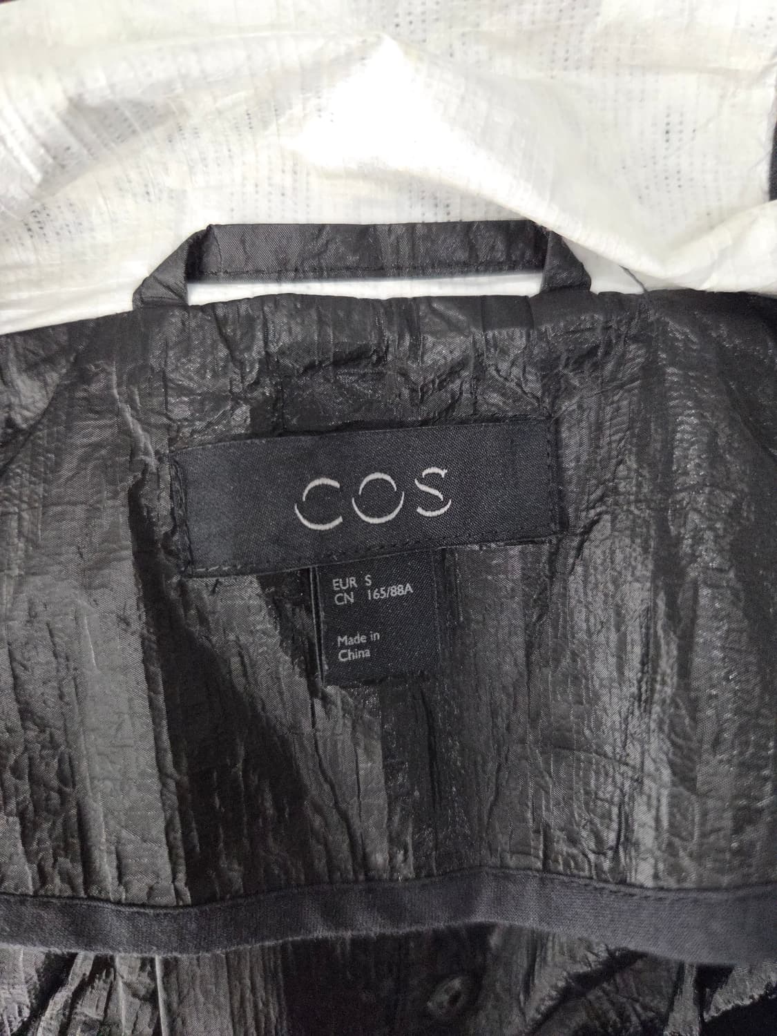 COS 코스 페이퍼 텍스처 크링클 후드 롱 코트 상품이미지7