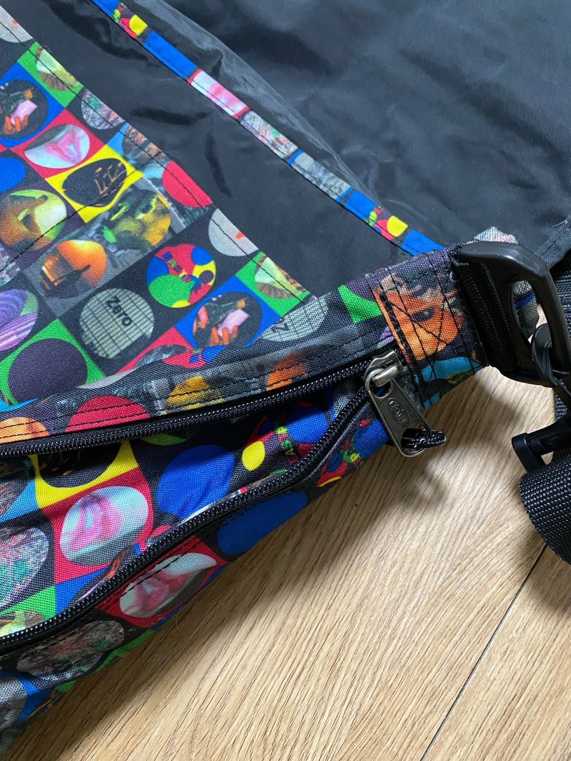 이스트팩 크로스백 상품이미지5