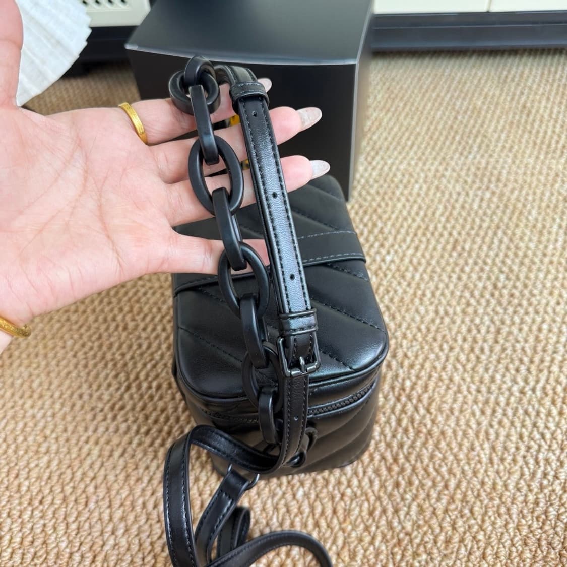 입생로랑 메이크업 백 YSL 블랙 로고 미니 체인크로스백 상품이미지7