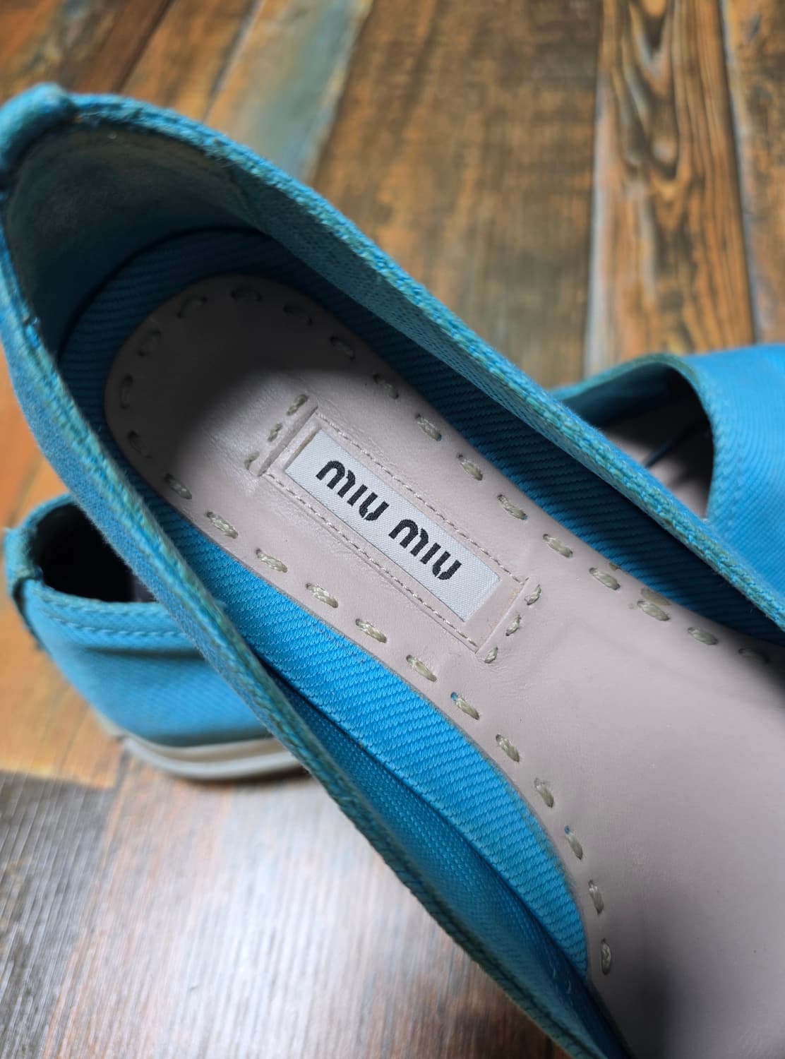 미우미우 메탈토 슬립온 / 민트 블루 컬러 / 36반  (235) 상품이미지8