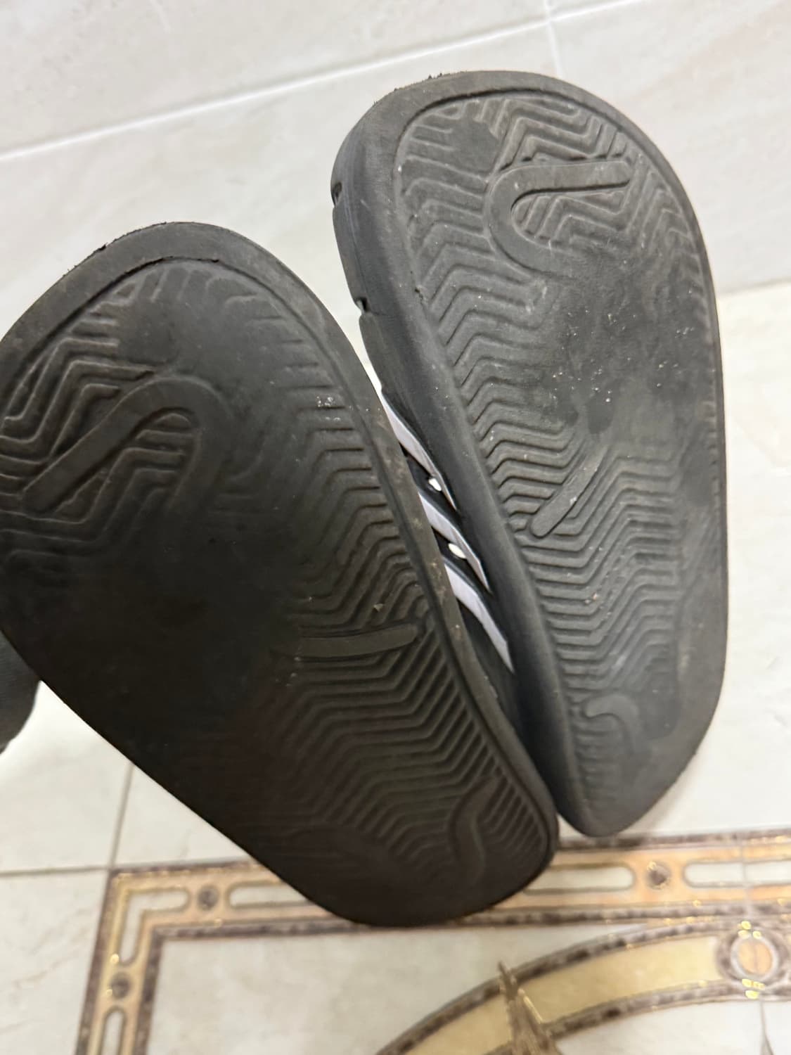 아디다스 아딜렛 블랙 상품이미지2