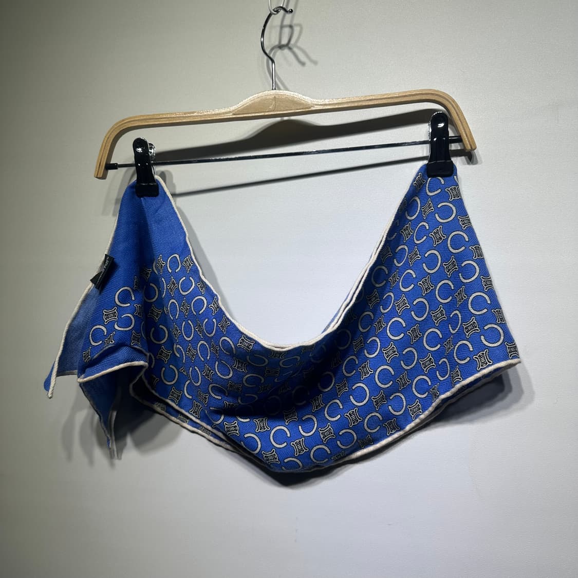 셀린느 스카프 판매합니다 상품이미지2