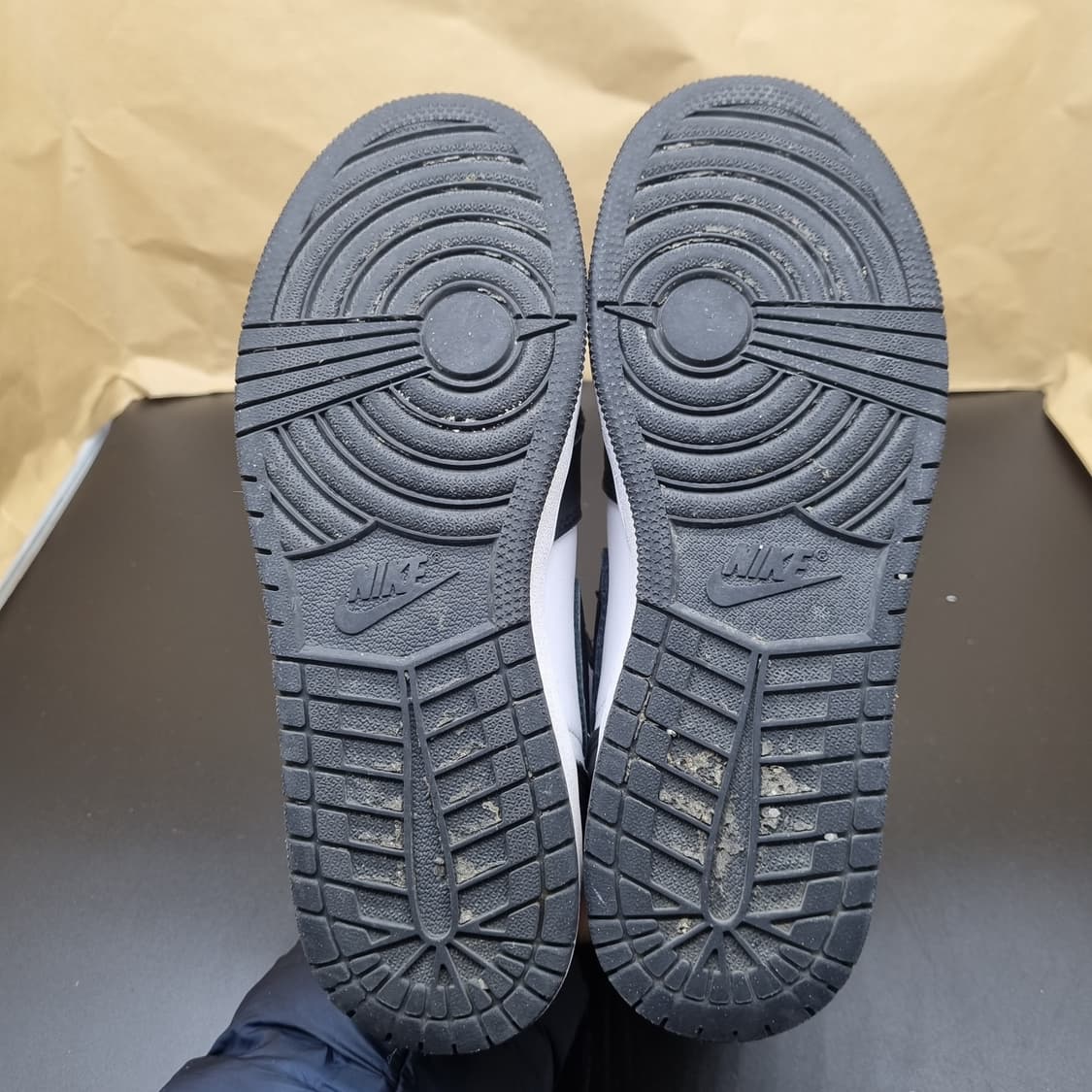 나이키 조던1 레트로 미드240 상품이미지3