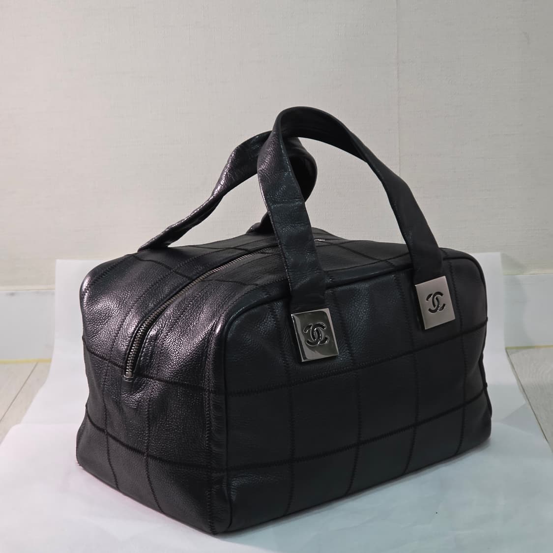 샤넬 은장 캐비어 스킨 cc로고 보스턴 볼링백 상품이미지2