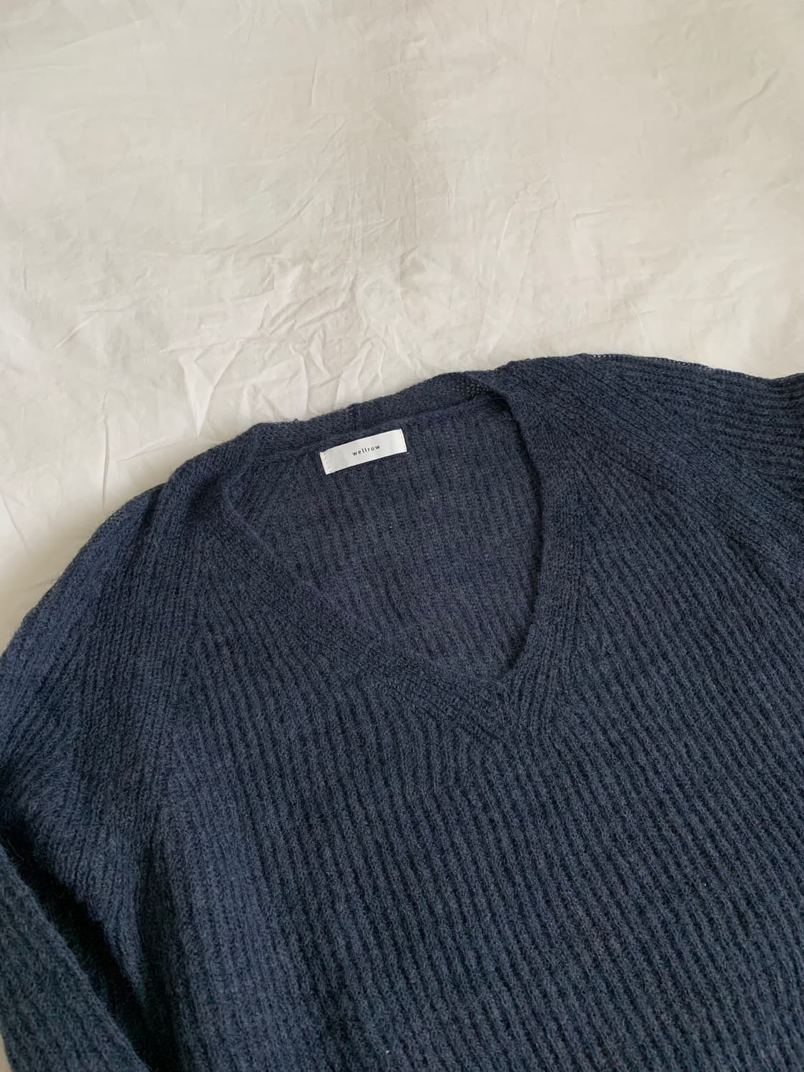 네이비 모헤어 브이넥 니트 상품이미지2