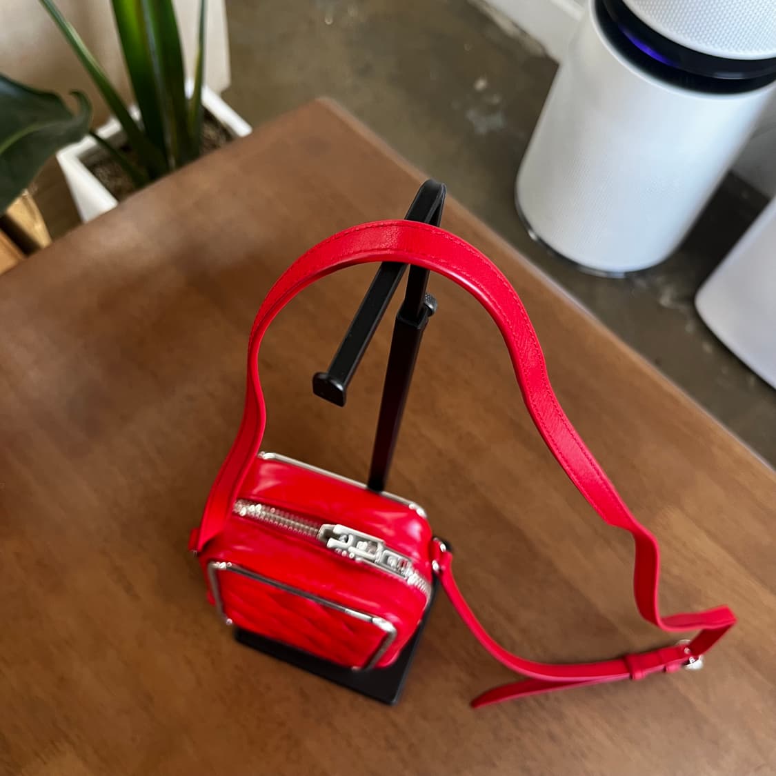 알렉산더왕 퀼팅 레더 크로스백 상품이미지4