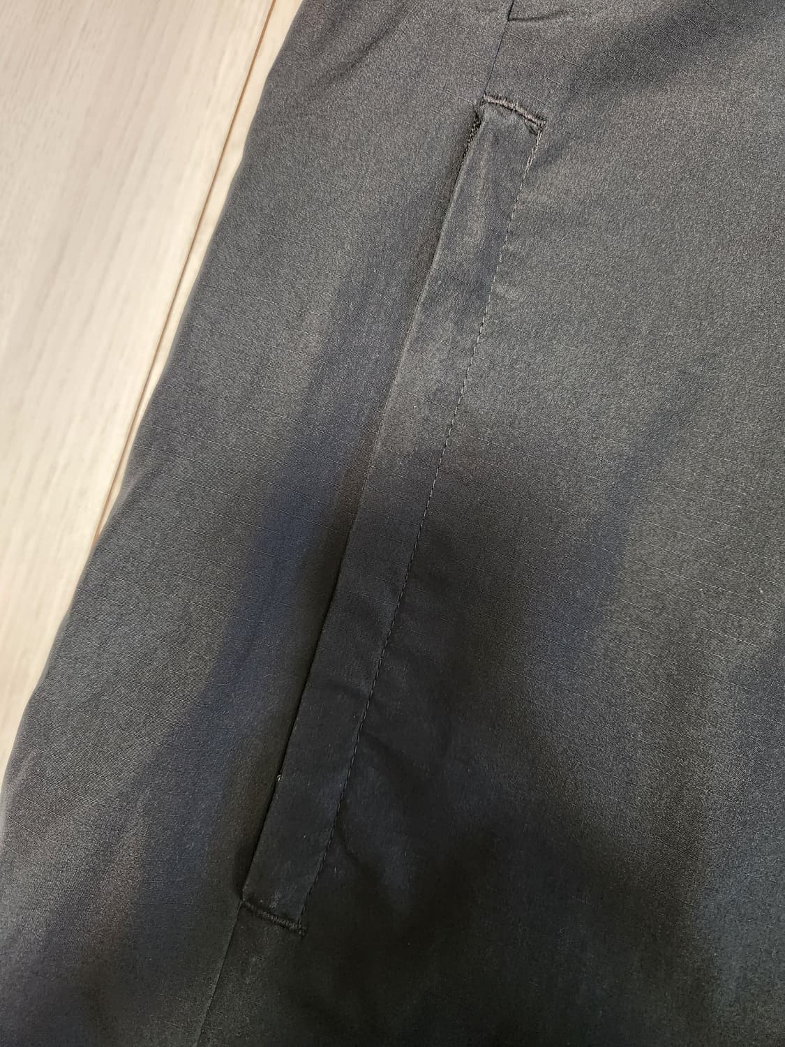 아디다스 우븐 바람막이 W.N.D. GF4015 윈드러너 사이즈95 m
 상품이미지5