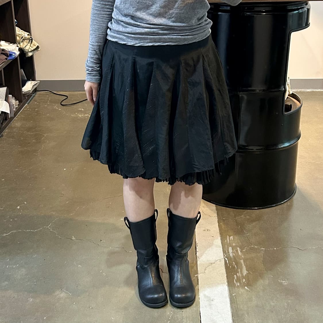 블랙 러플 미디 스커트 상품이미지2
