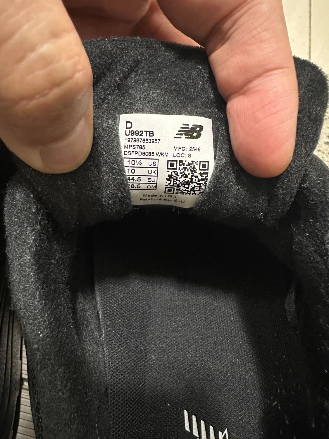 뉴발란스 992 코어블랙 올블랙 285 판매 상품이미지5