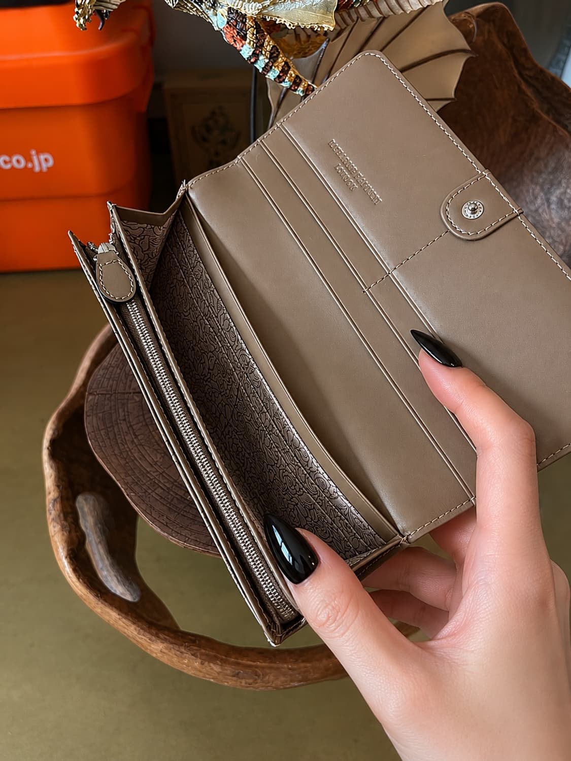KATHARINE HAMNETT Metallic Rose Wallet  상품이미지9