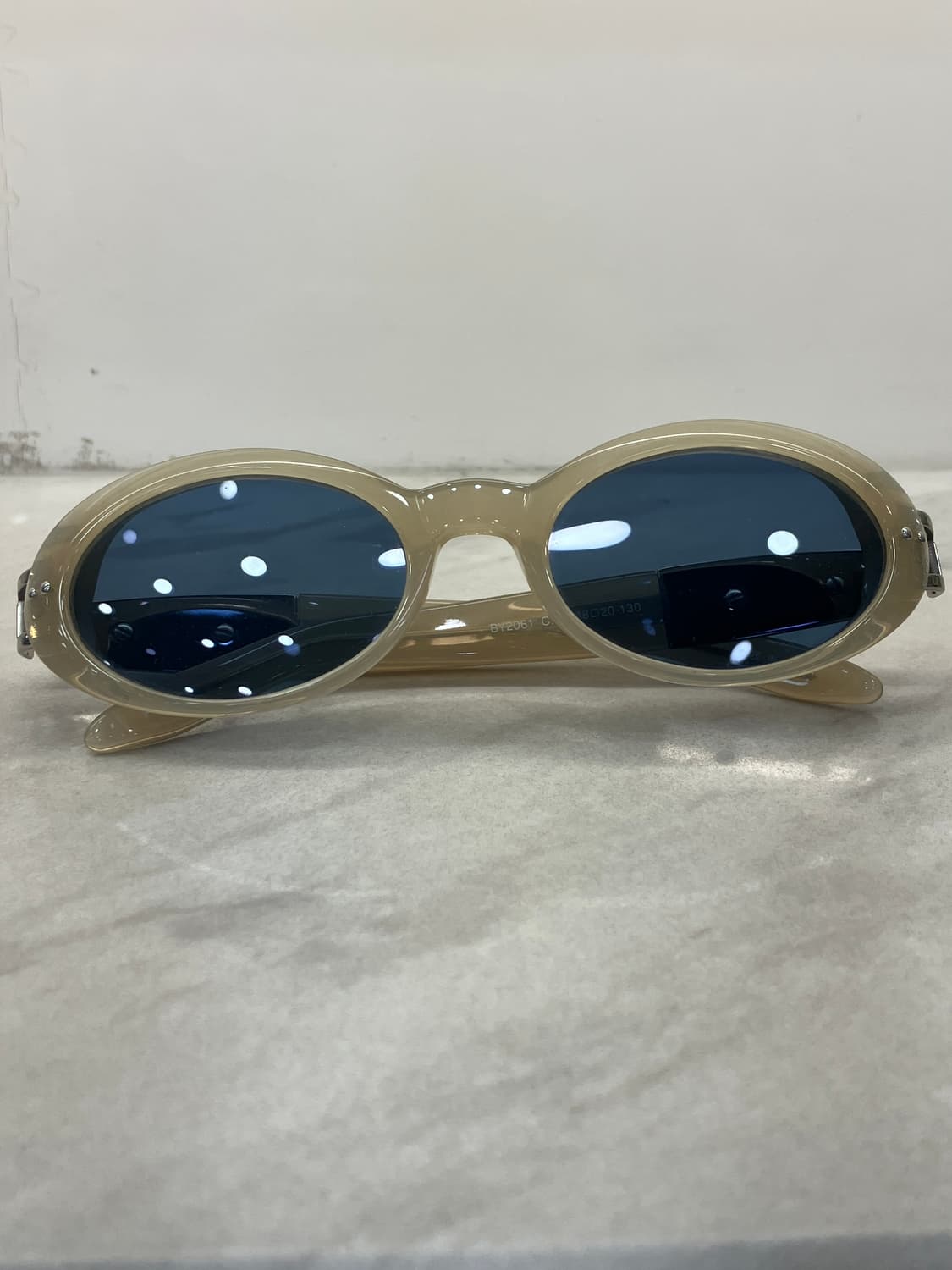 보이런던 Boy London 반투명 블루틴트 오벌 선글라스  상품이미지9