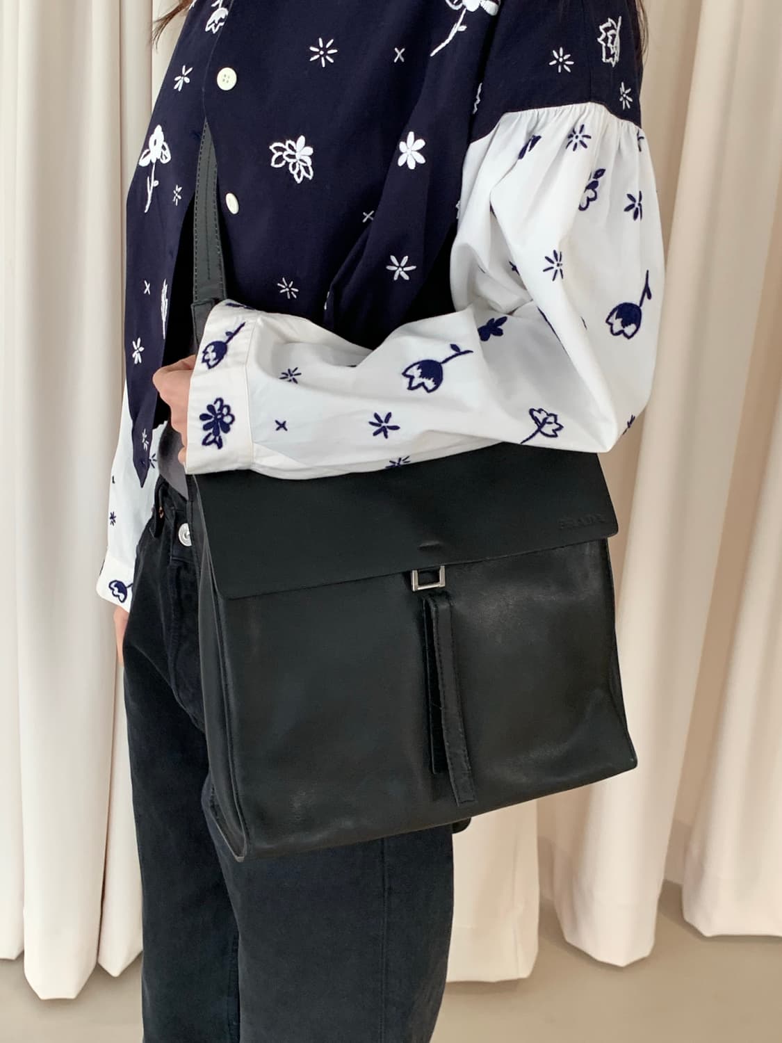 90's "PRADA" Leather Cross Bag (rare) 상품이미지4