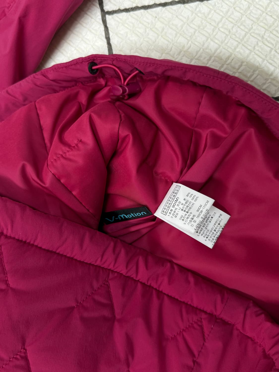 여성 90 M / (새제품) 노스페이스 경량 패딩 브이모션  상품이미지4