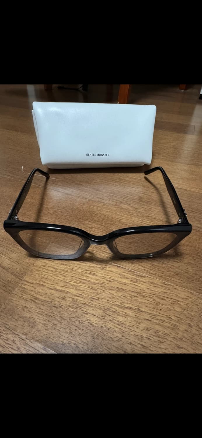 젠틀몬스터 피노 01 블랙 급처 상품이미지3