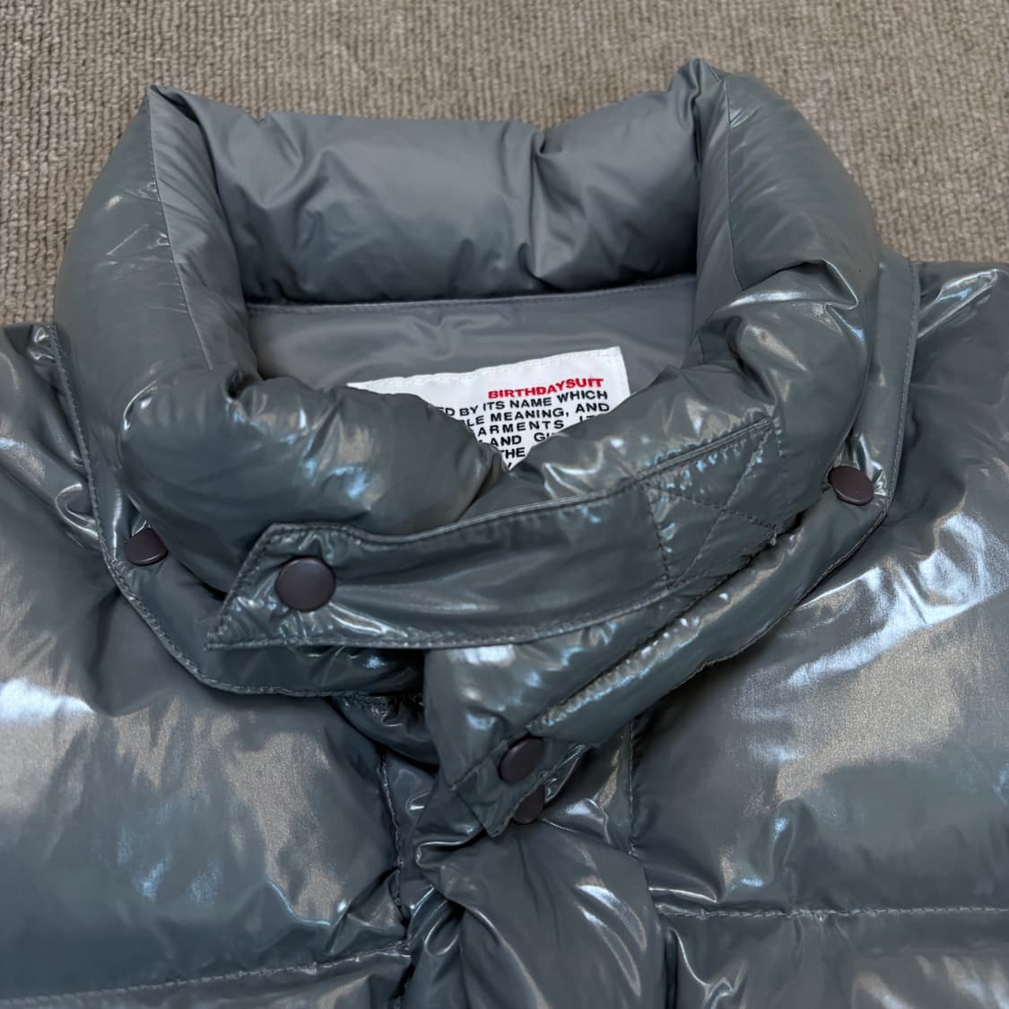 BIRTHDAYSUIT 벌스데이수트  유광 다운 베스트 m 상품이미지2