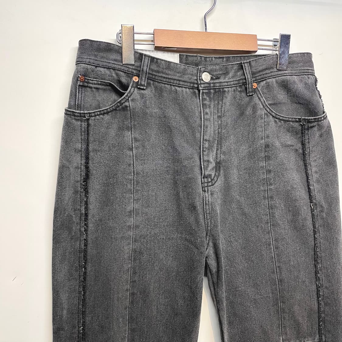 Andersson bell 블랙 데님 팬츠 상품이미지3
