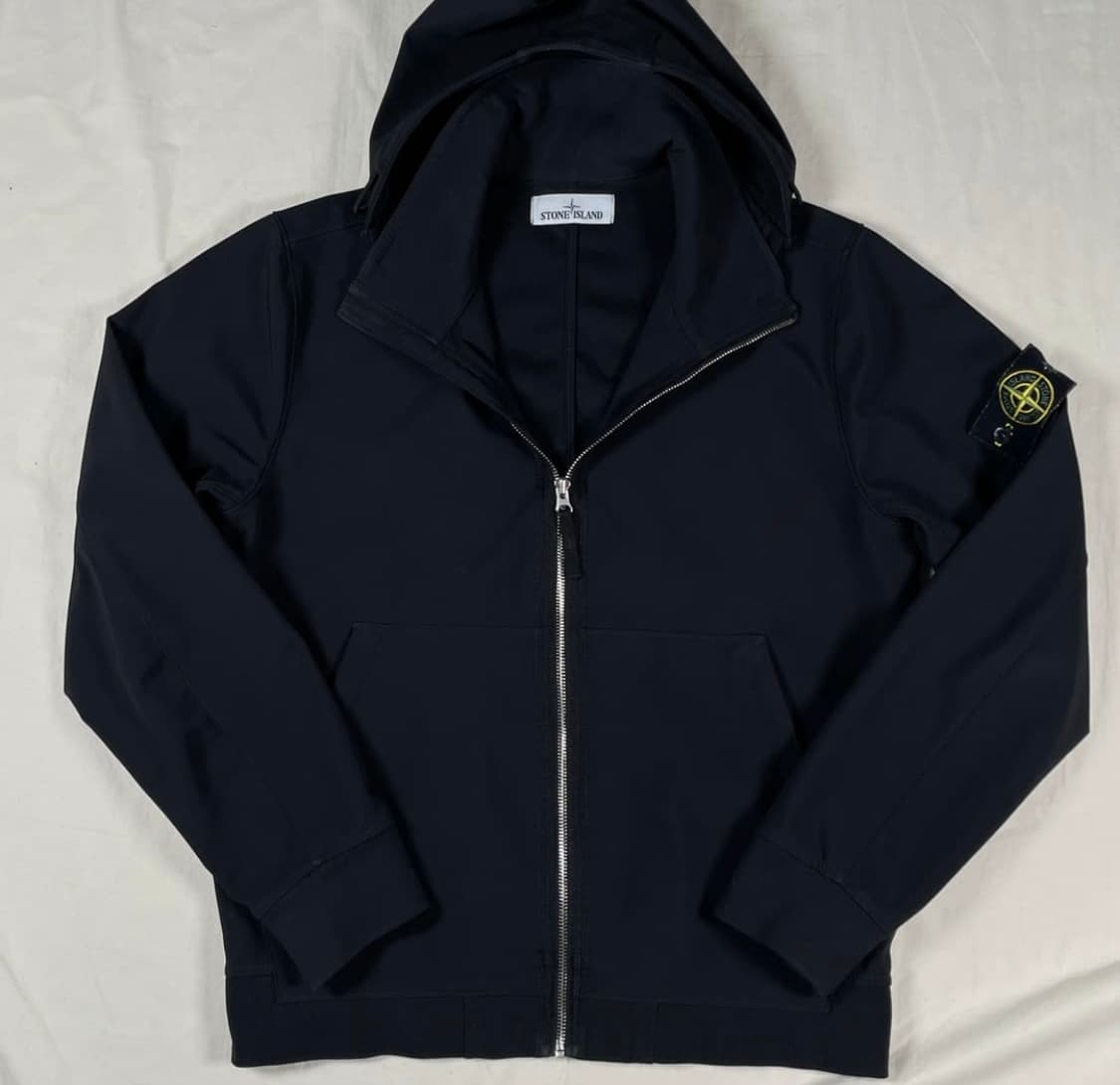 스톤 아일랜드 라이트 소프트 쉘 후드 바람막이 집 업 자켓 져지 상품이미지1
