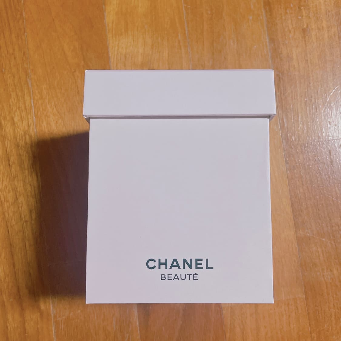 샤넬 뷰티 2024 홀리데이 스노우볼 상품이미지2