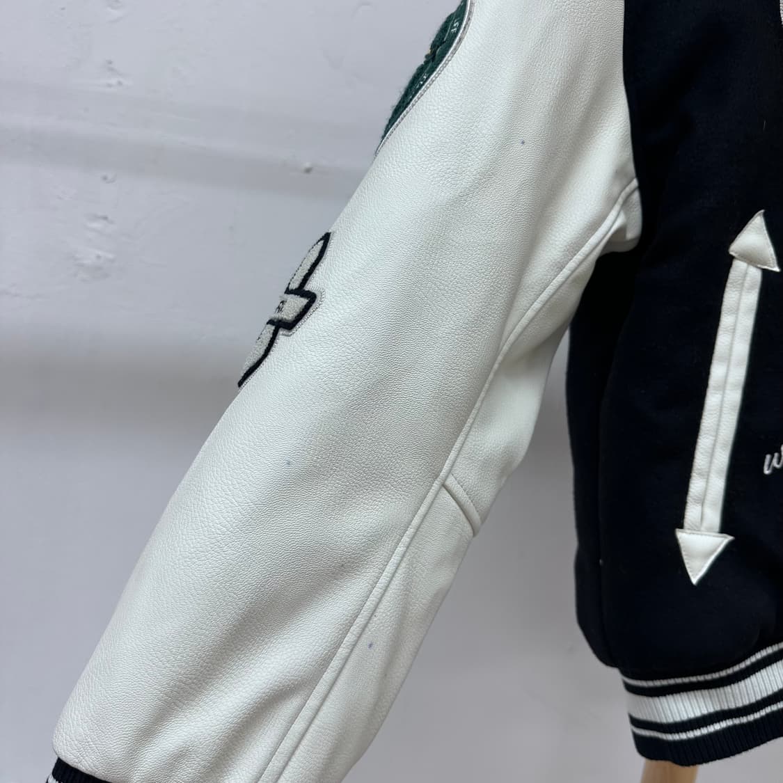 라이프워크 힙독 바시티 자켓 블랙 S사이즈 J25 상품이미지10