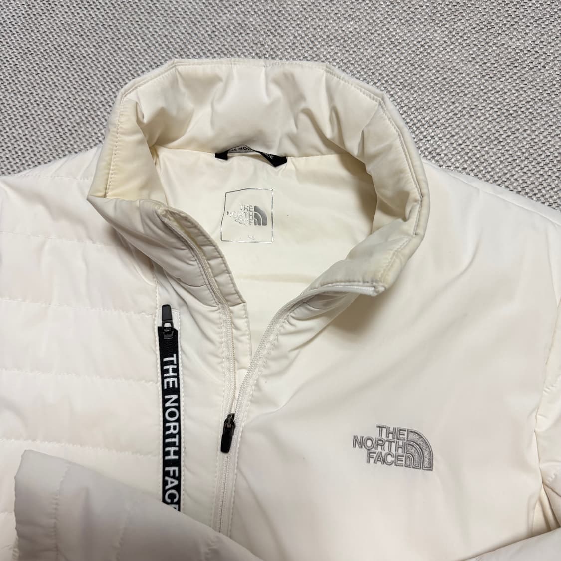 노스페이스 V-motion 경량 패딩 상품이미지2