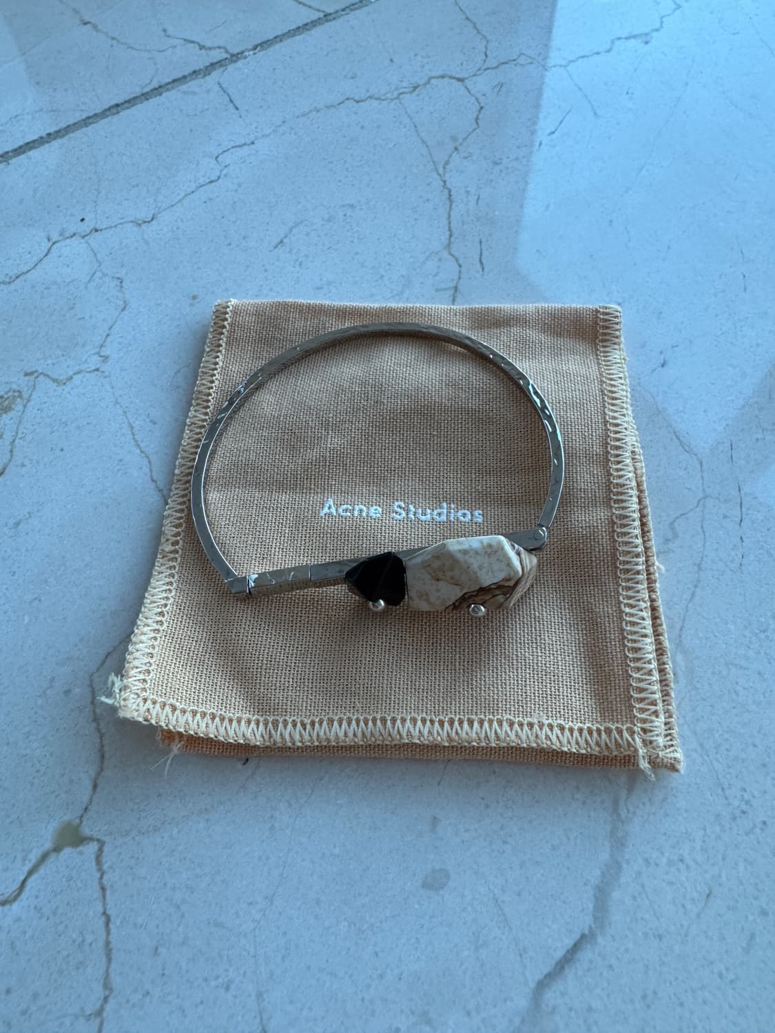 아크네 스튜디오 Acne Studios 모던 스톤 팔찌 OS 상품이미지1
