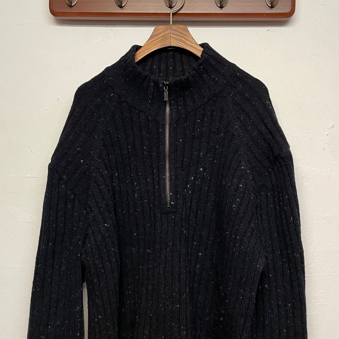 아이스버그 버진 울 블랙 스웨터  상품이미지3