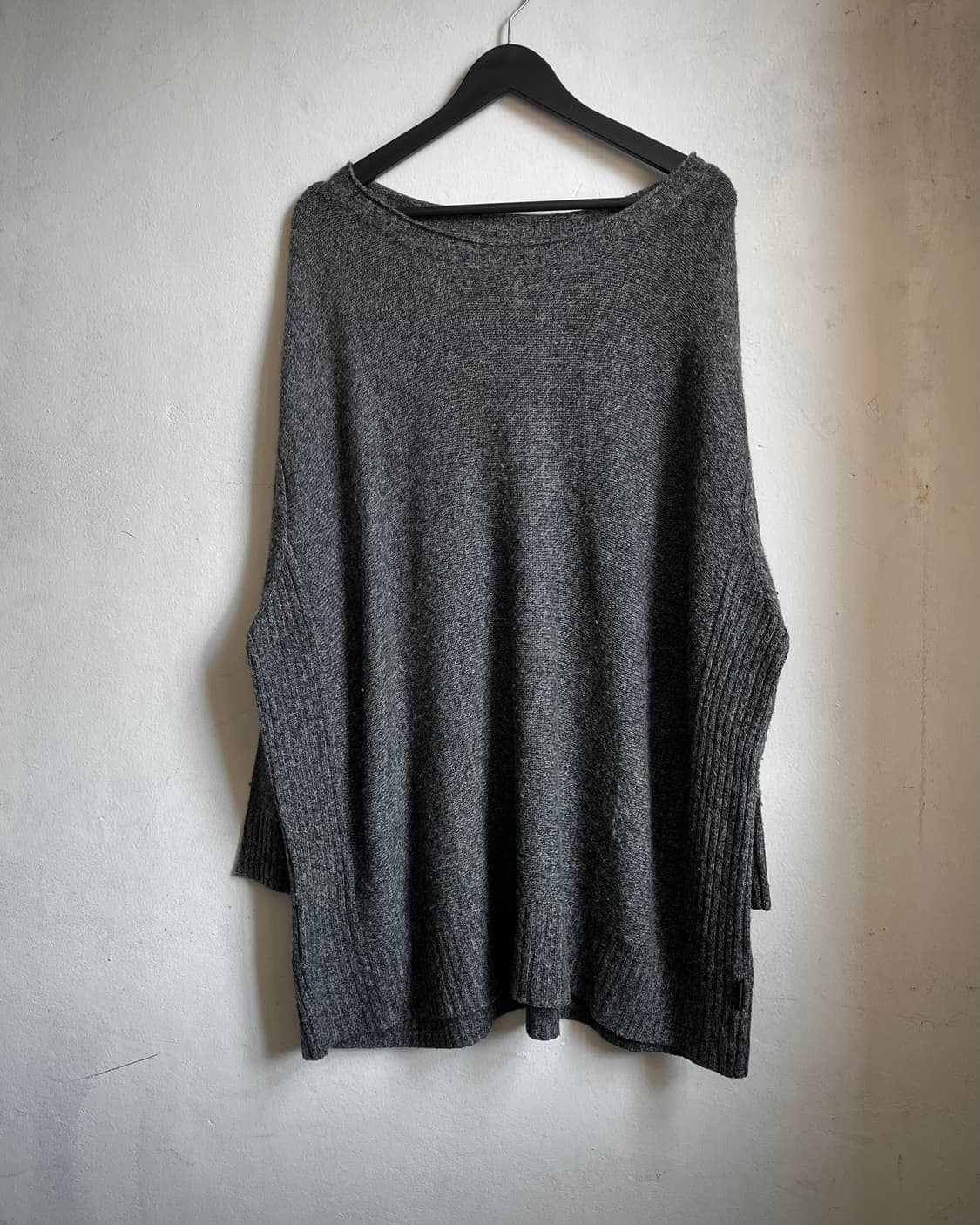 Calvin Klein Jeans Dolman Sleeve Knit 상품이미지3