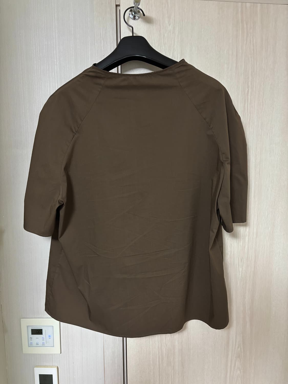 [M] 아모멘토 RAGLAN COWL NECK TOP BROWN 상품이미지2