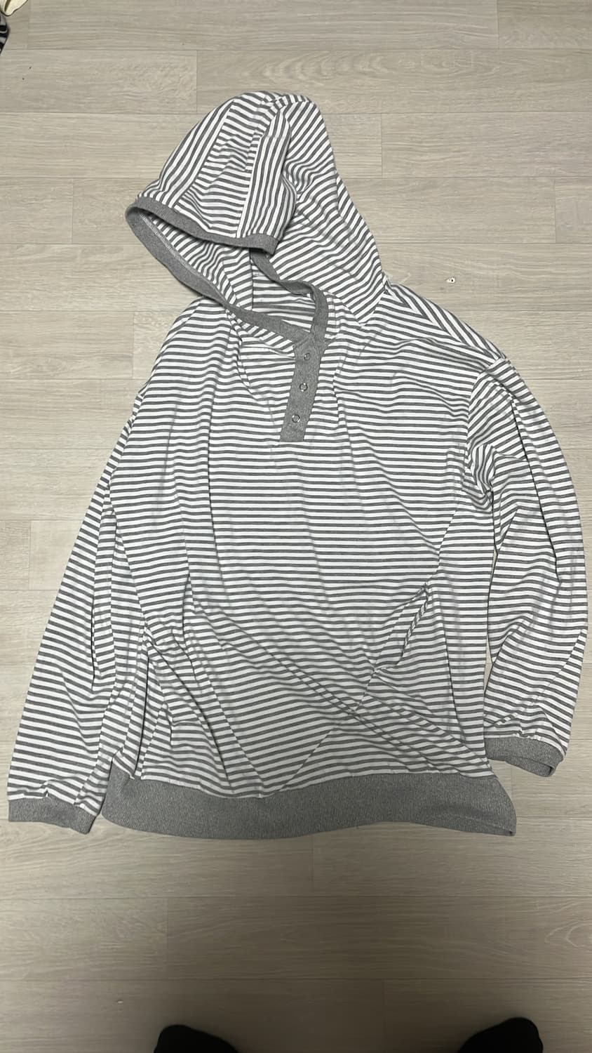 그레이 스크라이프 사선 후드티 상품이미지1