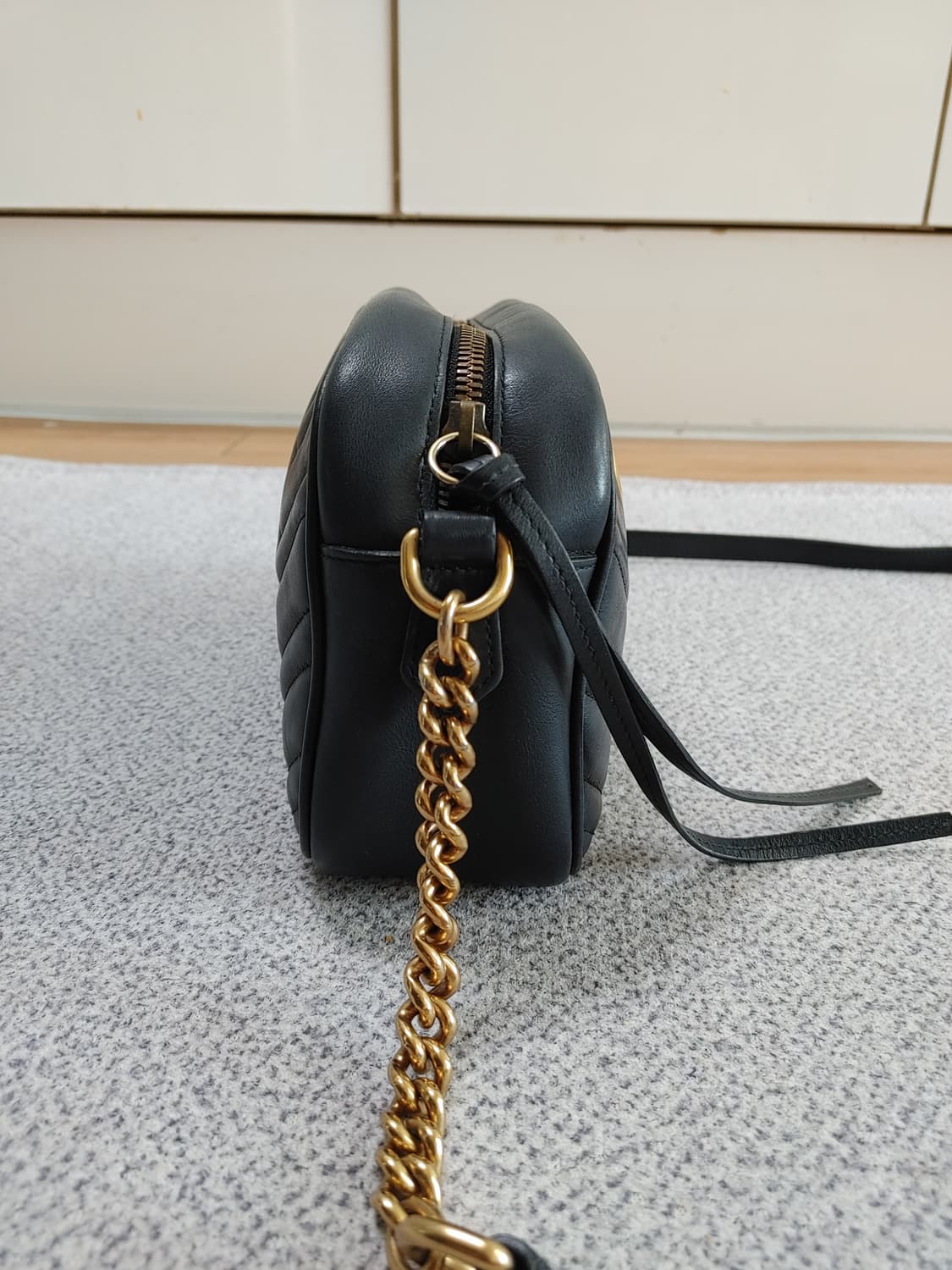 정품 구찌 GG 마몽 마몬트 마틀라세 스몰 카메라백 크로스백 상품이미지5