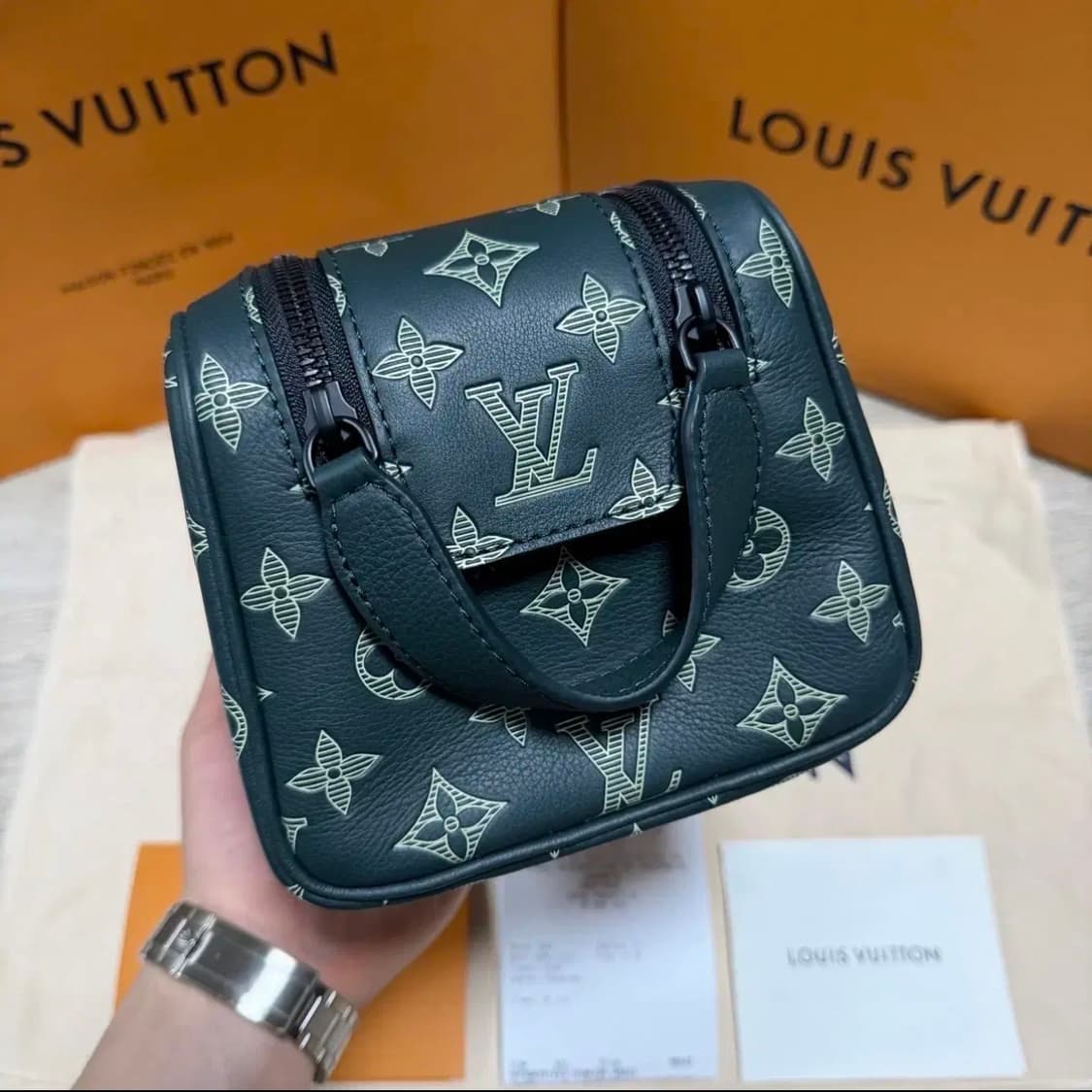 [미사용/선물가능] 루이비통 쉐도우 도프 키트 돕키트 파우치백 상품이미지5