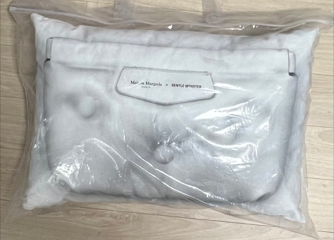 젠틀몬스터X메종마르지엘라 쿠션 상품이미지1