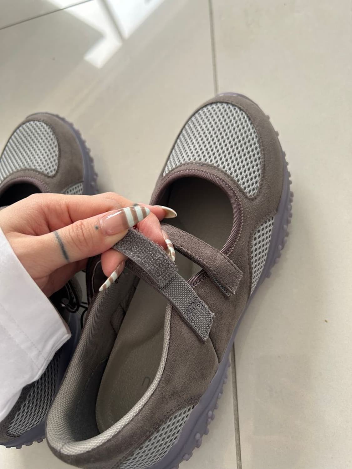 DOUBLE STRAP BALLET SNEAKERS 더블스트랩 발레 슈즈 상품이미지3