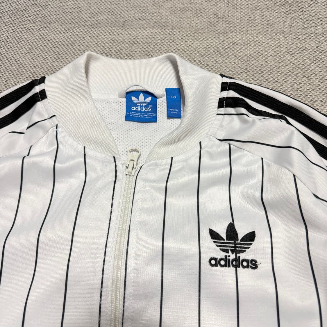 아디다스 빅로고 스트라이프 트랙탑 상품이미지3