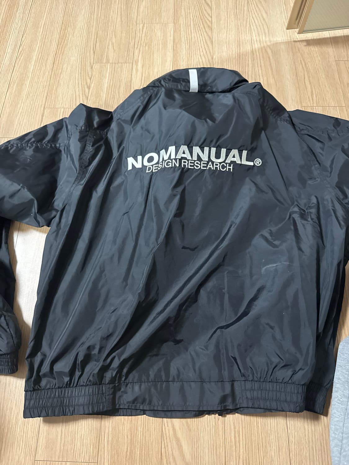 노메뉴얼 바람막이 M사이즈  상품이미지1