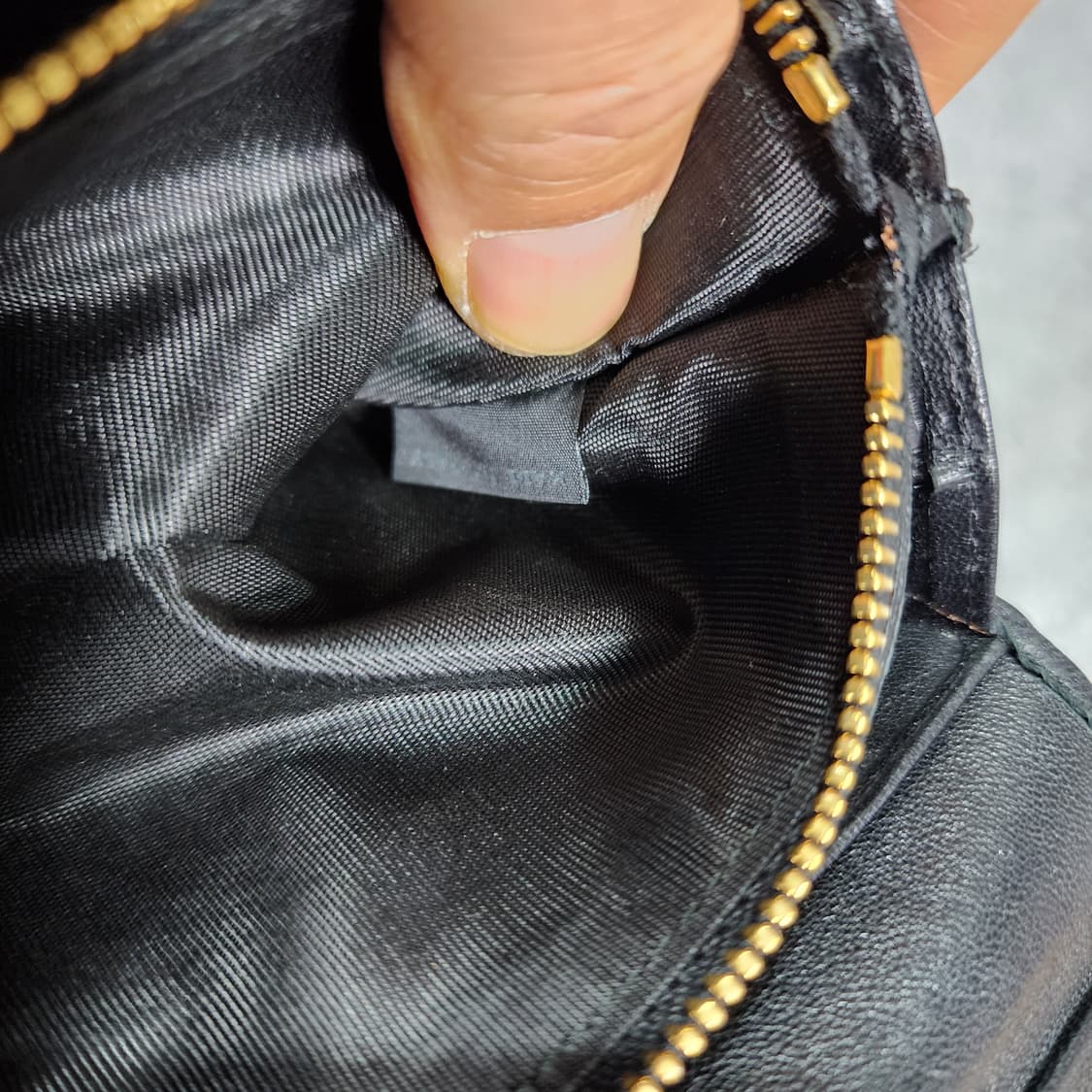 프라다 레더 장지갑 상품이미지7