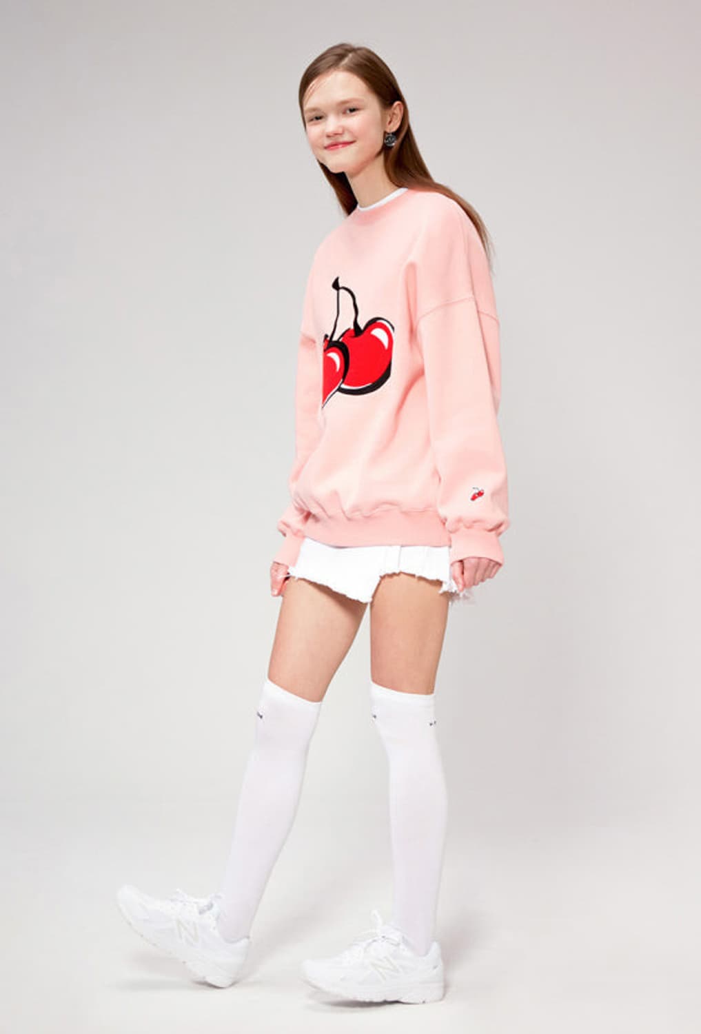 키르시 빅체리 맨투맨 피치 핑크 상품이미지3