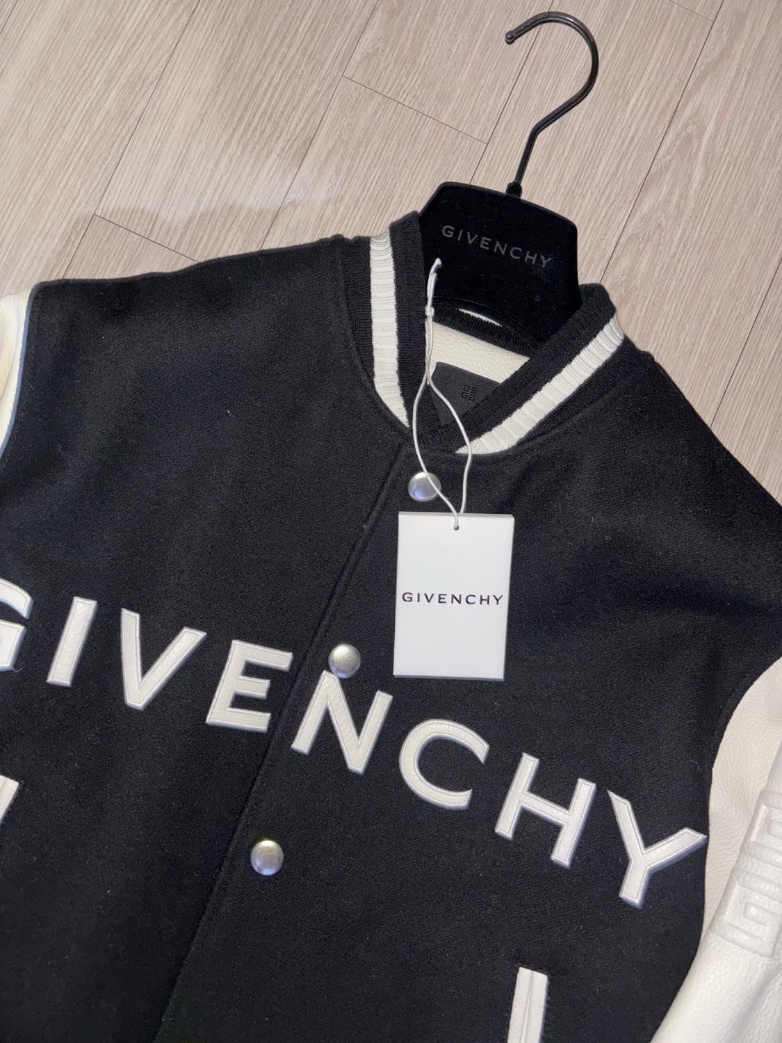 지방시 레더 바시티 자켓 46 상품이미지6