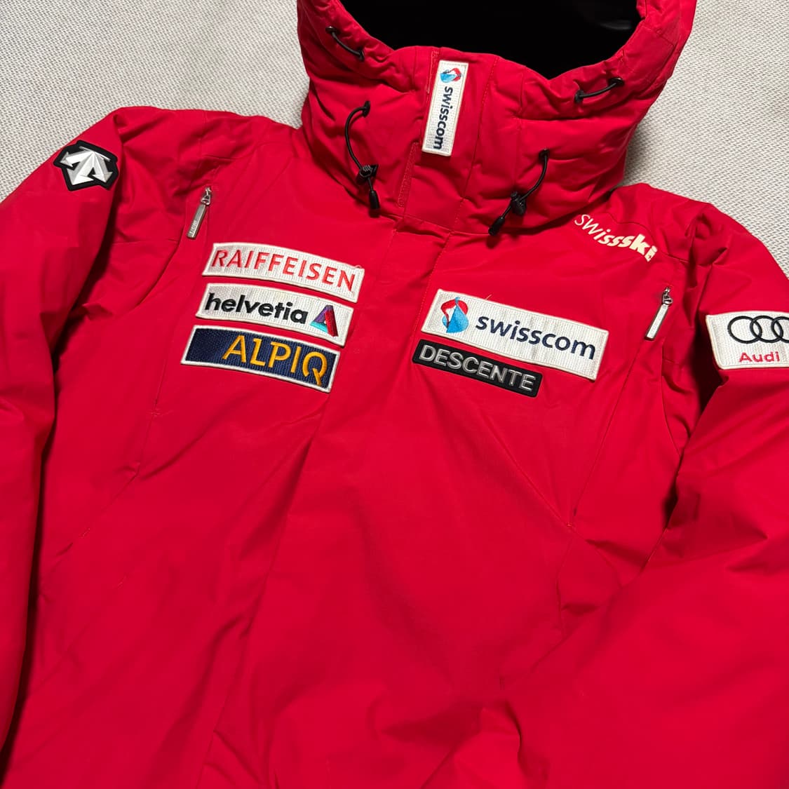 데상트 아우디 스키 팀 패딩 자켓 상품이미지2