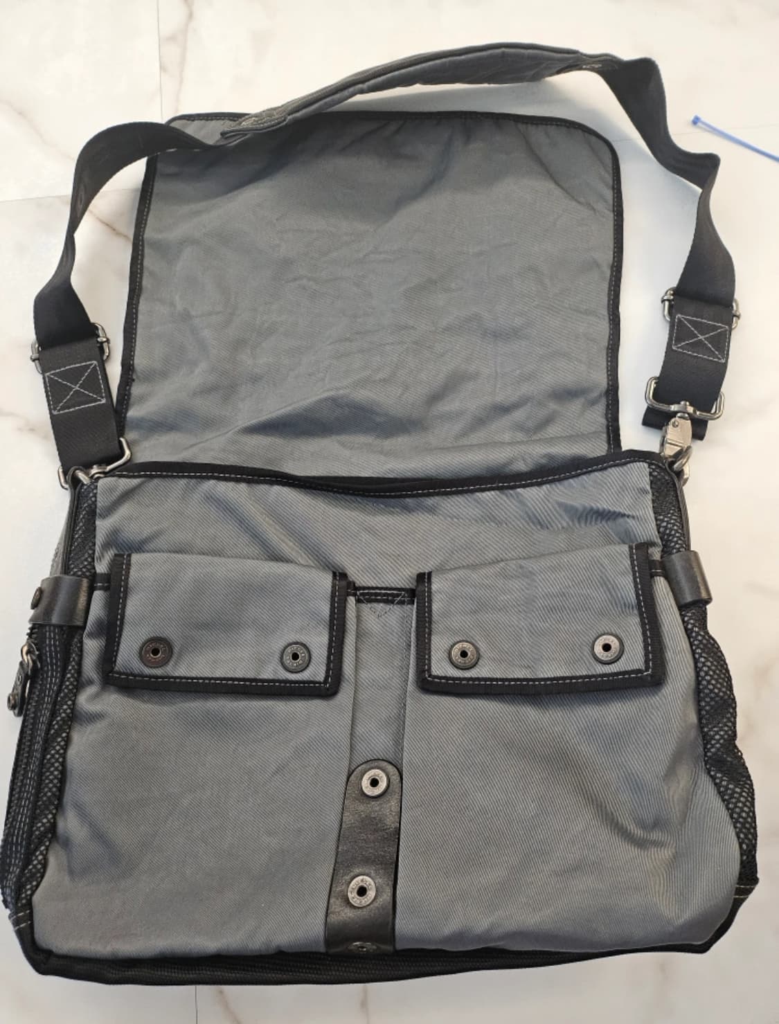 디젤 시그니처 레더 플랩 메신저백 크로스백 상품이미지4