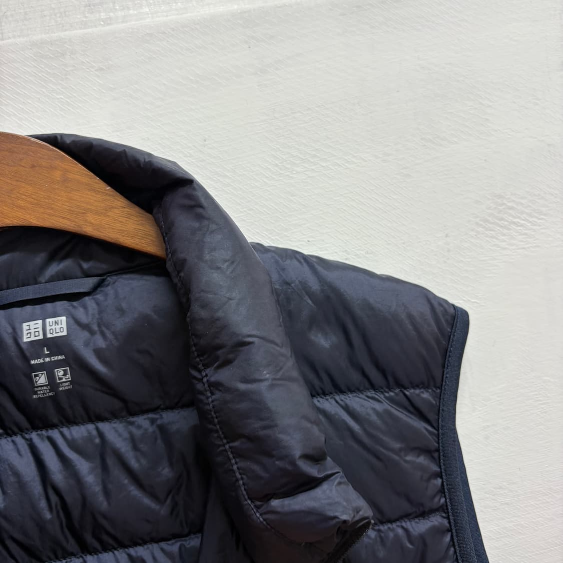 유니클로 다운 경량 패딩 베스트 L 상품이미지5