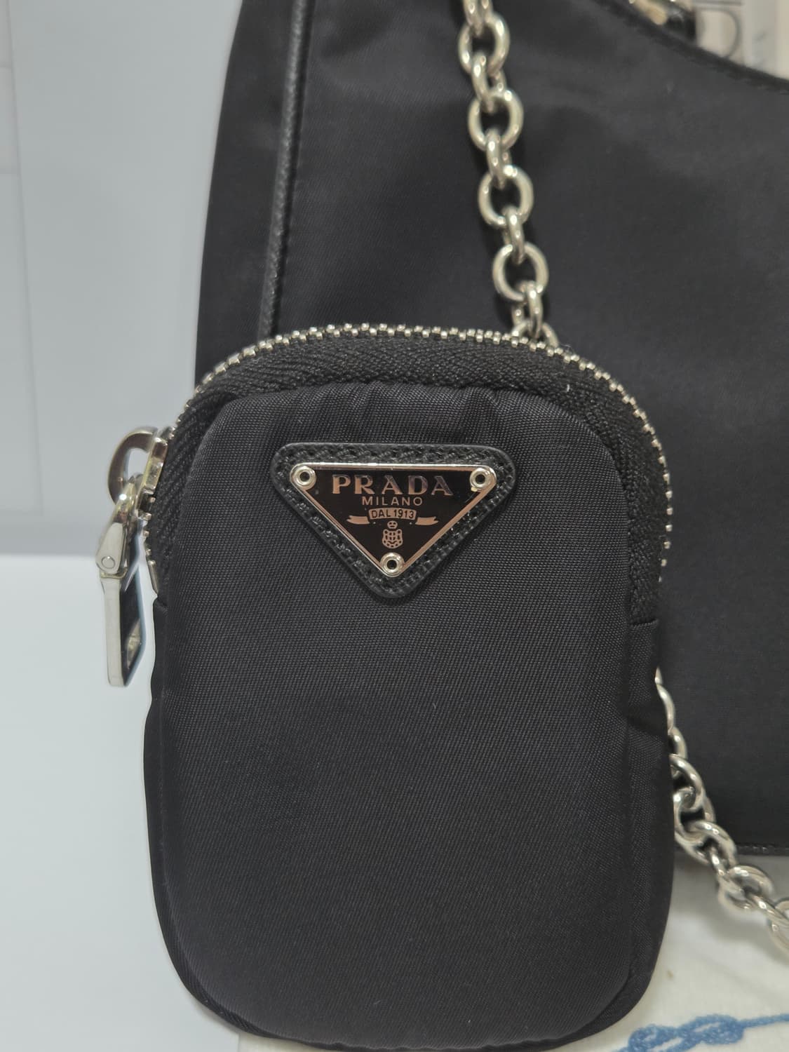 [새상품급] 프라다 리에디션 테수토 은장 체인 호보백 상품이미지5
