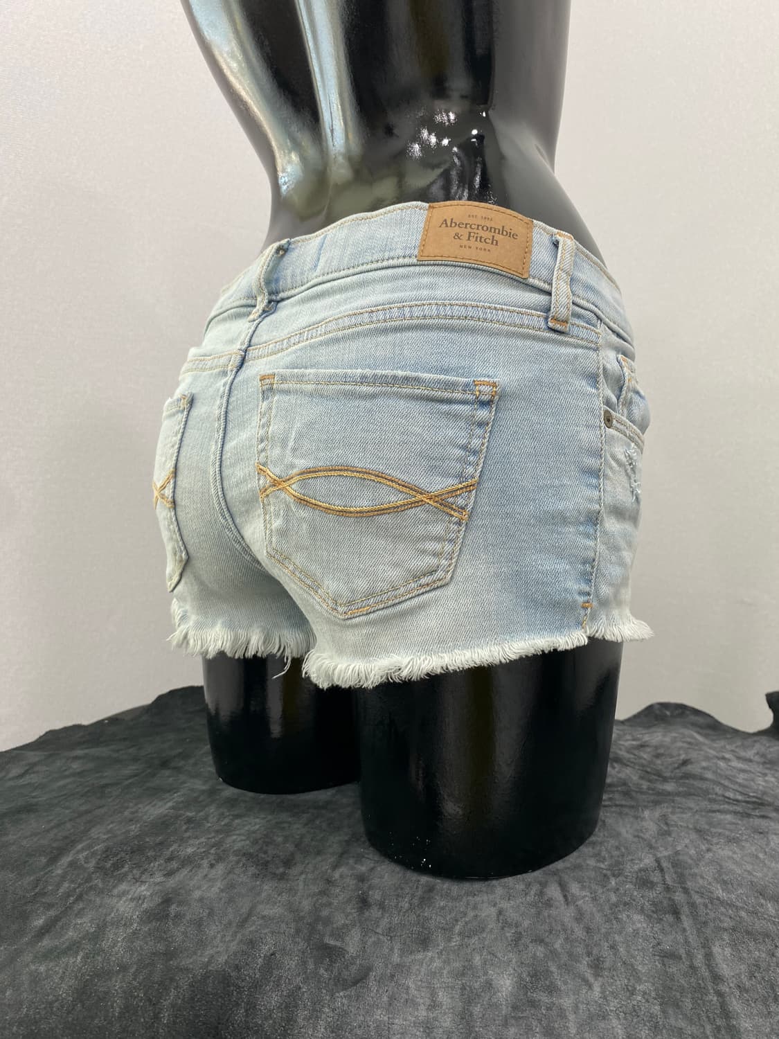 A&F Original Classic Cut-off Denim 상품이미지3