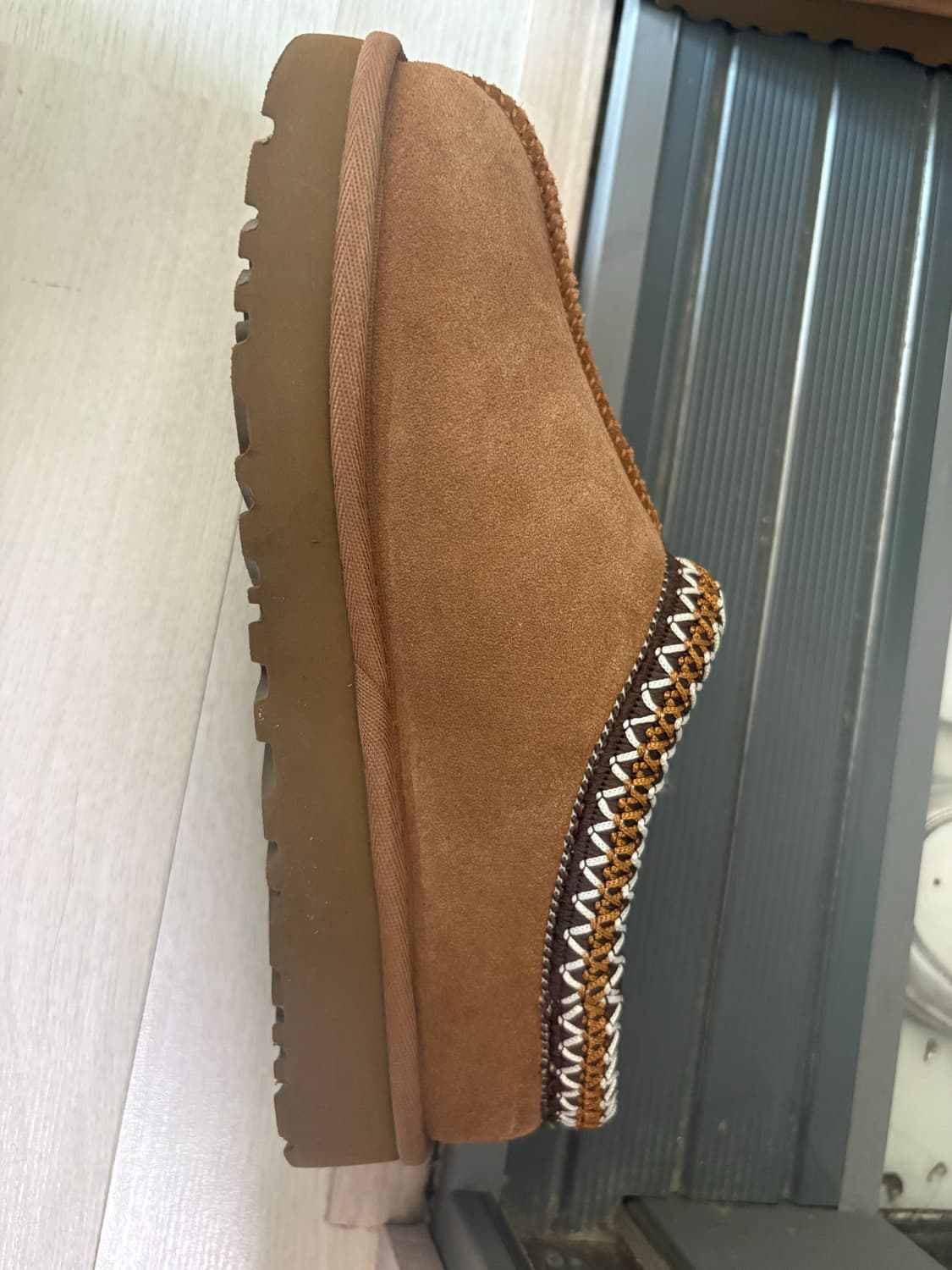 어그 타이만 스웨이드 240 상품이미지4