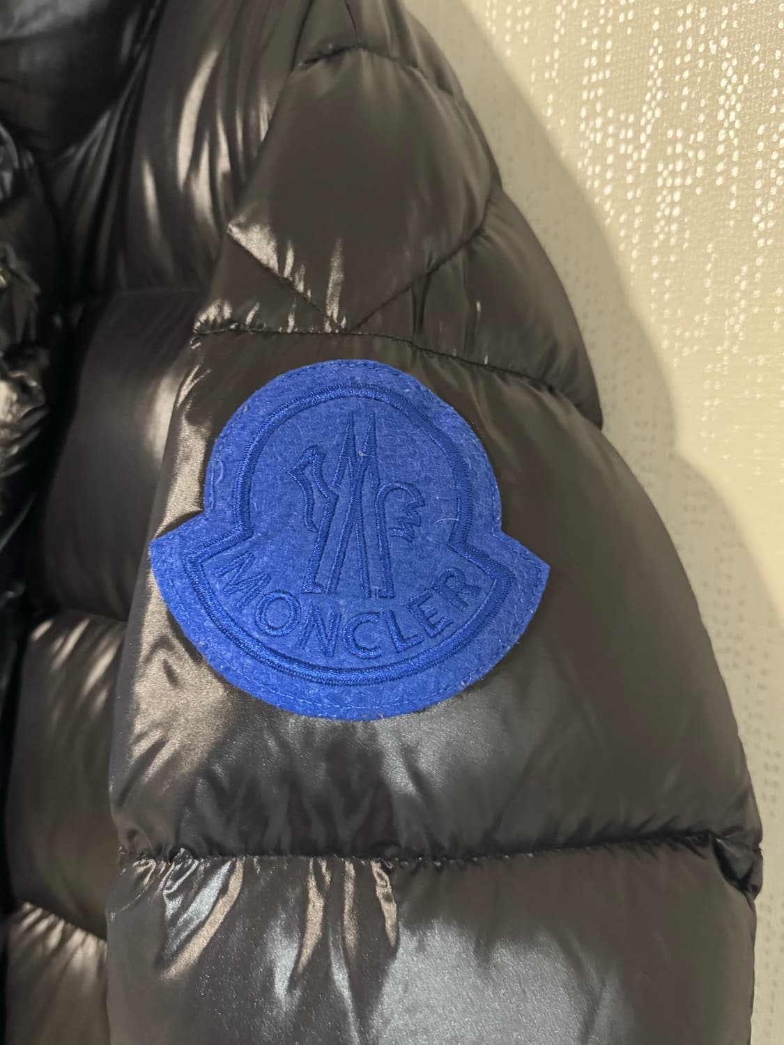 몽클레어 지니어스 유광 블랙 3사이즈 L 상품이미지3