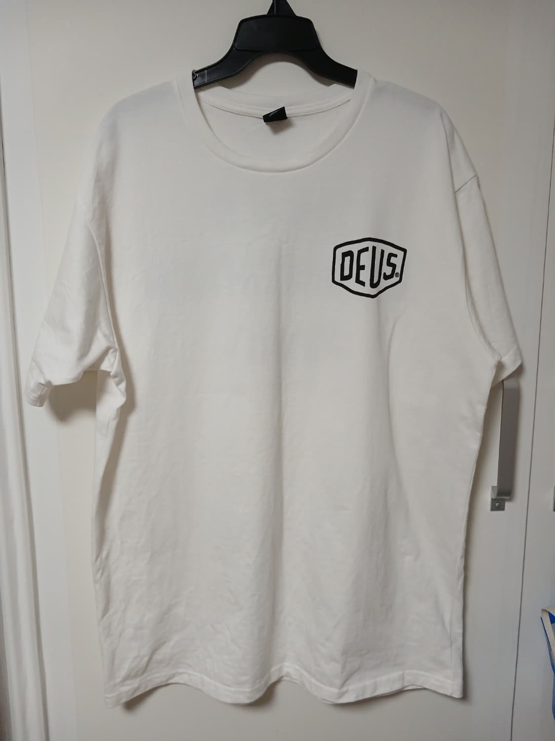 데우스 엑스 마키나 서울 컬리지 티셔츠 화이트 상품이미지2