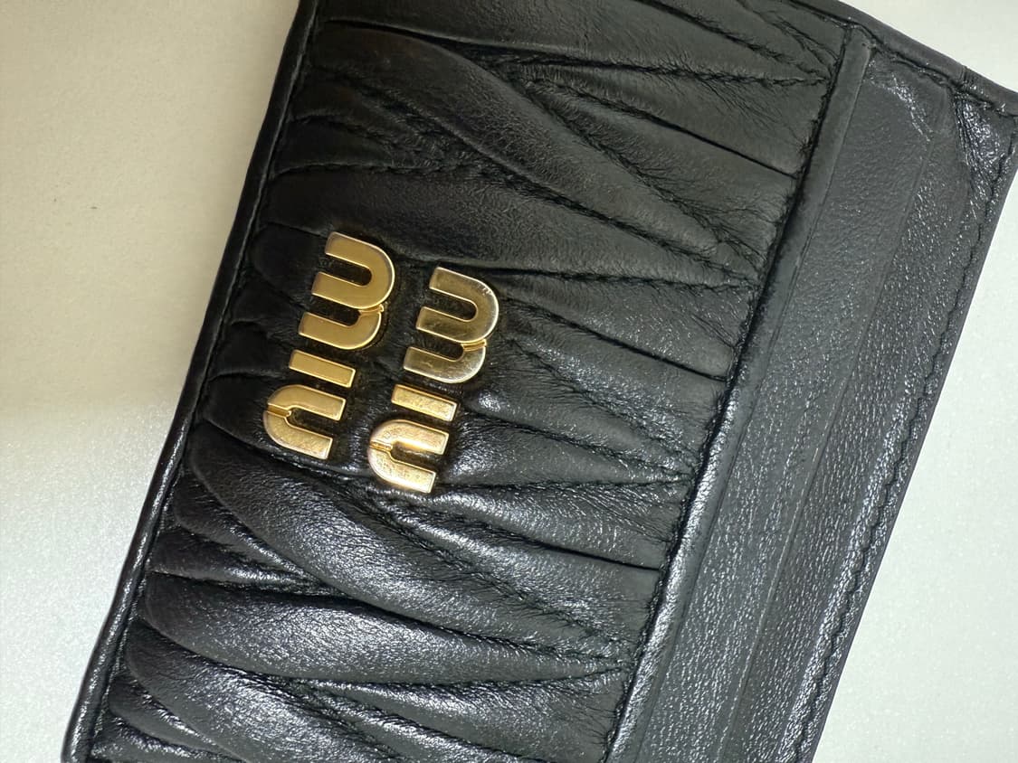 미우미우 마테라쎄 나파 가죽 카드지갑 상품이미지6