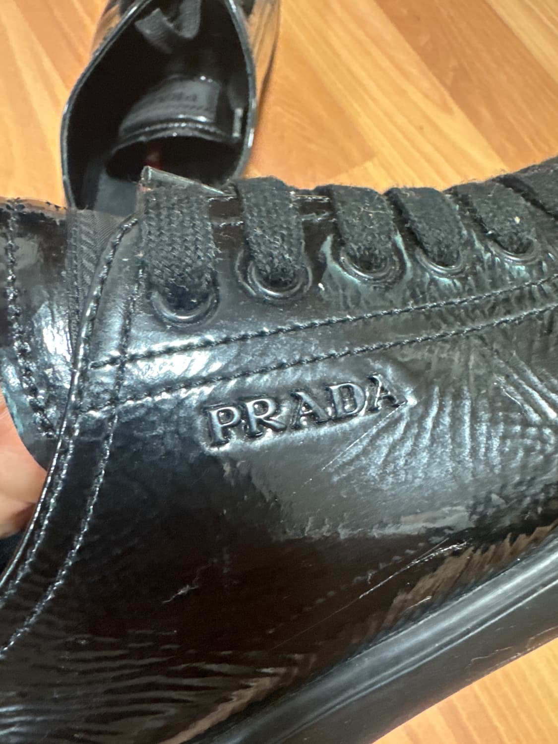 프라다 페이던트 스니커 판매합니다. 상품이미지5